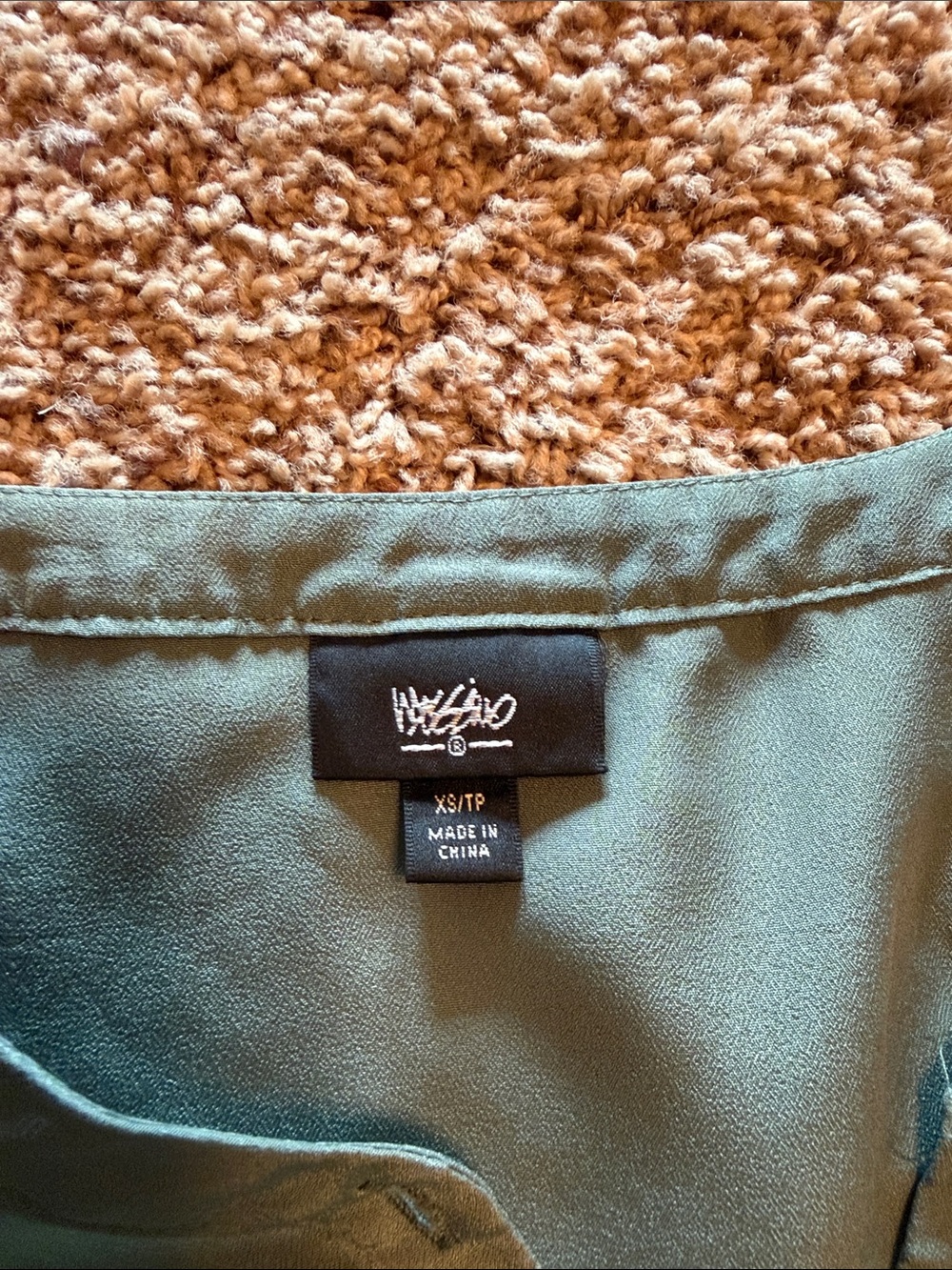 Mossimo Supply Co. Olive Green Split V-Neck Tunic - Picture 2 of 3